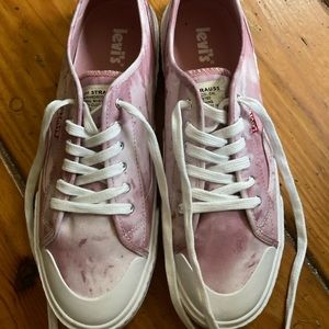Pink white Levi’s
